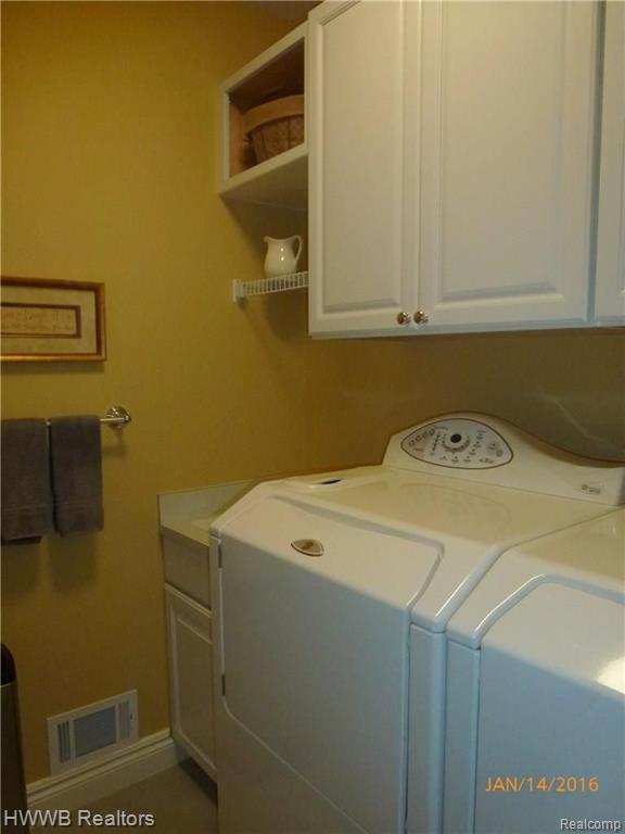 3709 Windingbrook Circle, Unit 85 Rochester Hills, MI 48309 - Photo 13 of 39