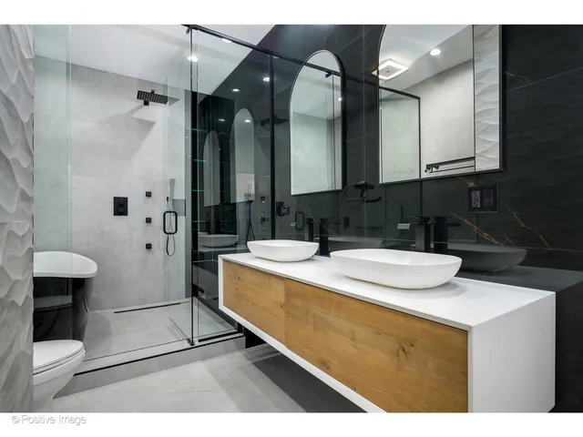 $1,675,000 | 2334 North Oakley Avenue, Chicago, IL 60647