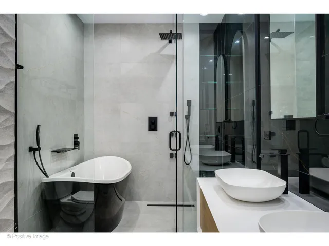 $1,675,000 | 2334 North Oakley Avenue, Chicago, IL 60647