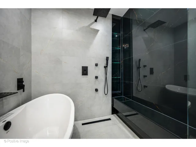 $1,675,000 | 2334 North Oakley Avenue, Chicago, IL 60647