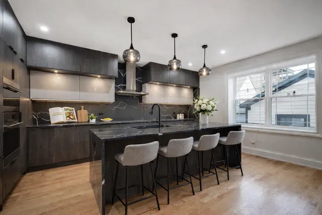 $1,675,000 | 2334 North Oakley Avenue, Chicago, IL 60647