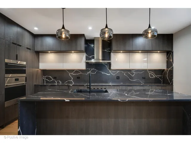 $1,675,000 | 2334 North Oakley Avenue, Chicago, IL 60647