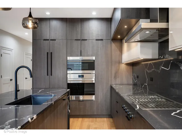 $1,675,000 | 2334 North Oakley Avenue, Chicago, IL 60647