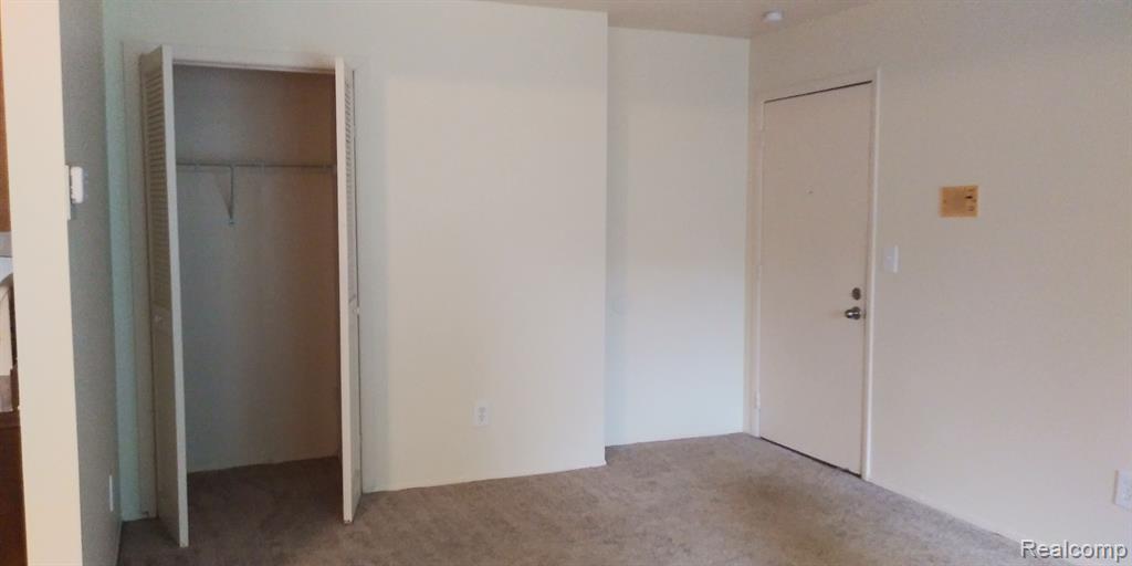 29157 Hayes Road, Unit B6 Warren, MI 48088 - Photo 19 of 26