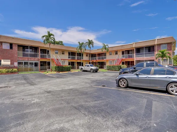 $1,999 | 2040 Northwest 81st Avenue, Unit 117, Pembroke Pines, FL 33024