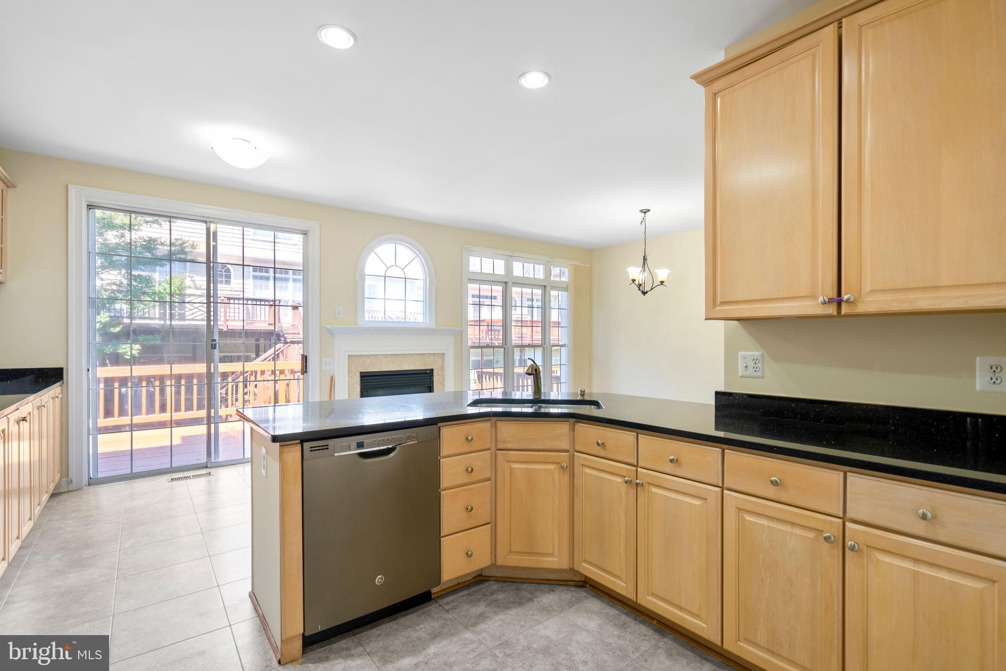 2756 Pembsly Drive Vienna, VA 22181 - Photo 3 of 23