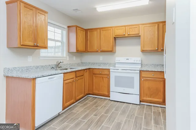 $1,915 | 312 Harris Avenue, Locust Grove, GA 30248