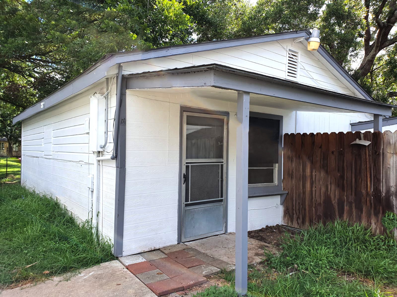 1272 Pecan Street Clute, TX 77531 - Photo 4 of 7 a view of a house with backyard