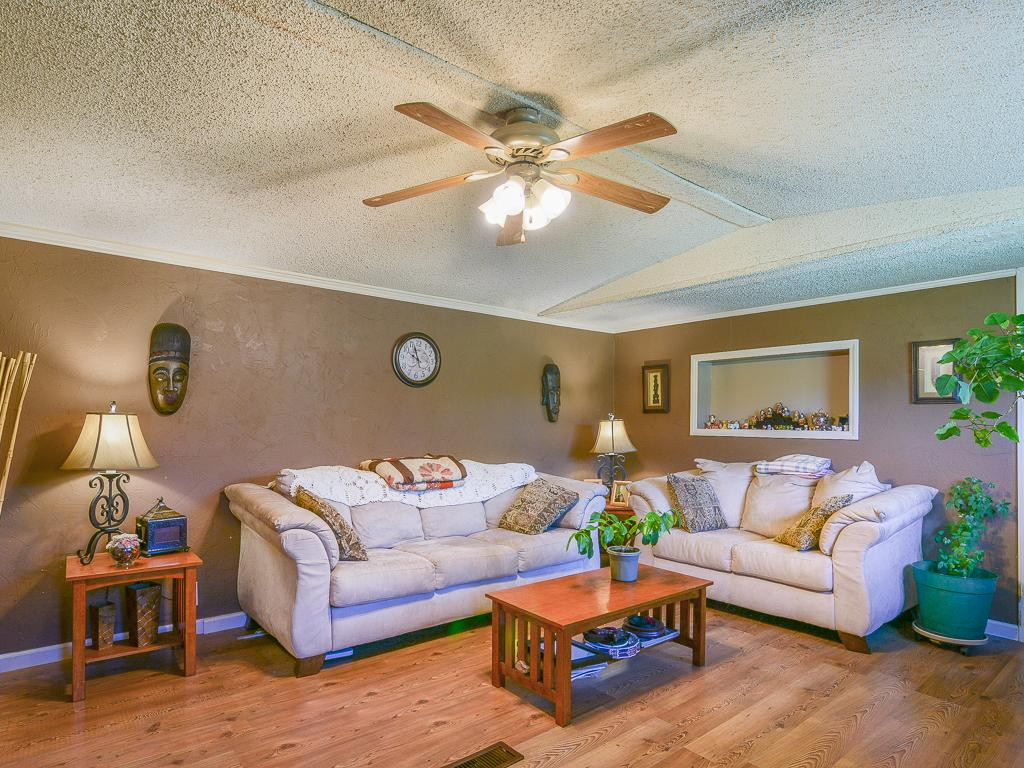 369 Miller Road Telford, TN 37690 - Photo 16 of 36 Living Room