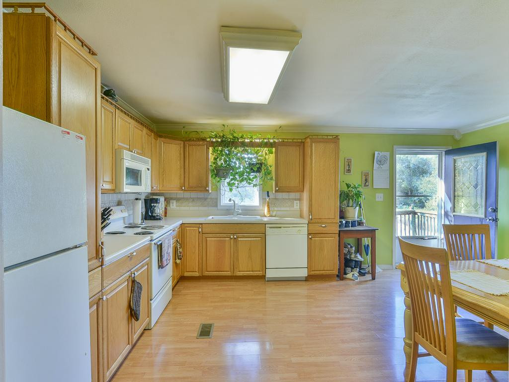 369 Miller Road Telford, TN 37690 - Photo 27 of 36 Huge Kitchen