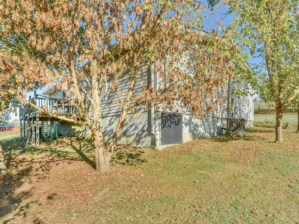 369 Miller Road Telford, TN 37690 - Photo 6 of 36 Left side of home