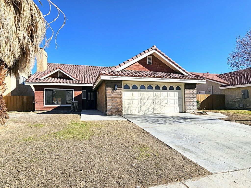 964 Roosevelt Street Ridgecrest, CA 93555 - Photo 1 of 45 Gallery Image 1