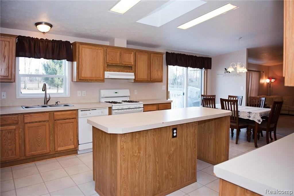50168 Arkona Road Belleville, MI 48111 - Photo 16 of 39 Gallery Image 16