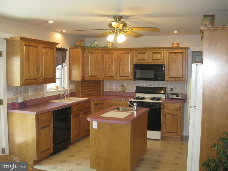 200 Bomberger Road Lititz, PA 17543 - Photo 33 of 51