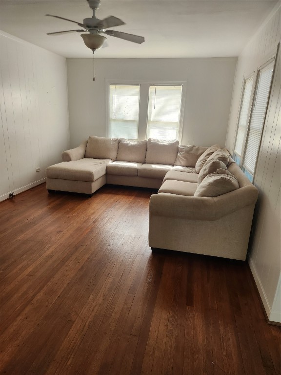 1400 Dyer Avenue Rosenberg, TX 77471 - Photo 7 of 20 a living room with furniture and a hard wood floor
