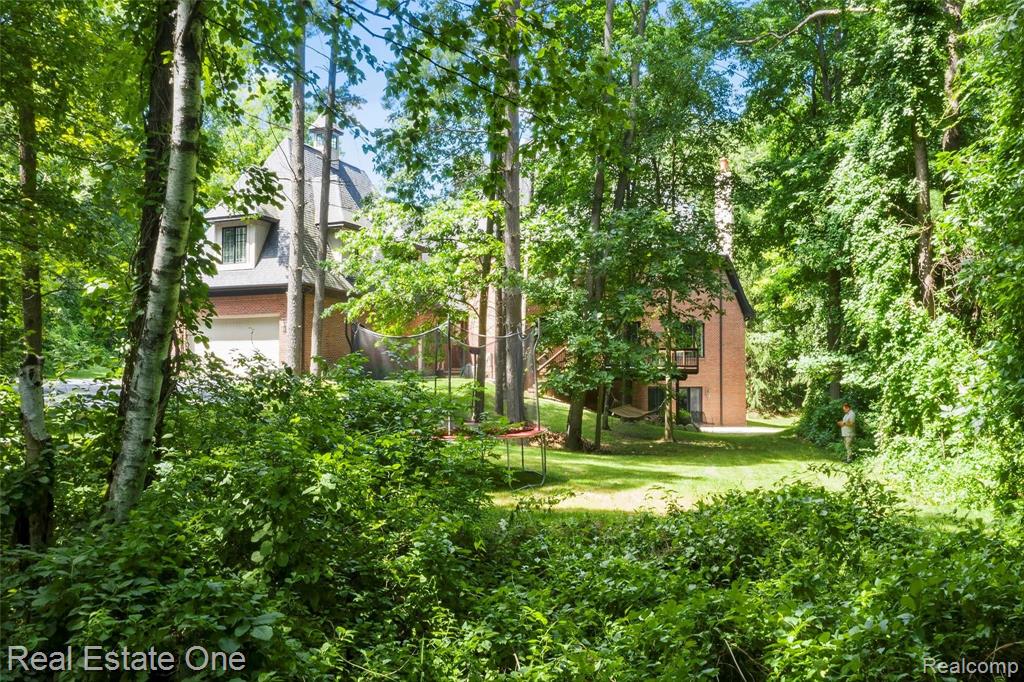 7807 Fieldstone Ridge Clarkston, MI 48348 - Photo 8 of 59