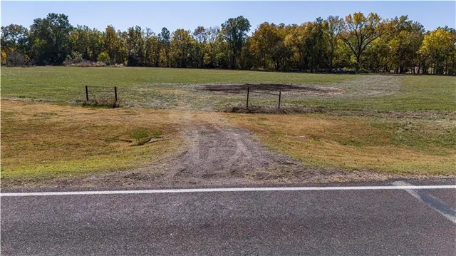 $52,000 | 61 6th Street, LeRoy, KS 66857