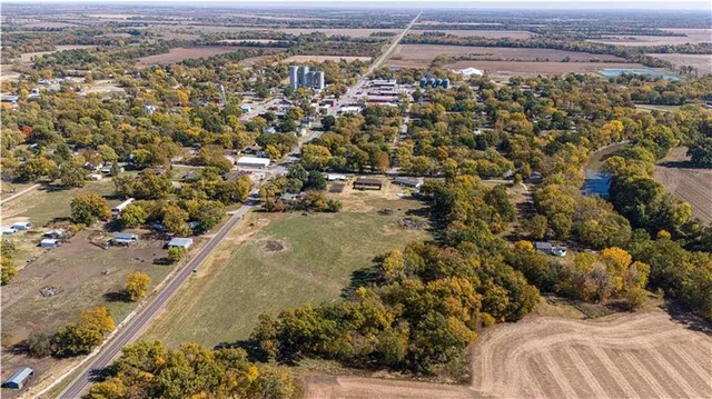 $52,000 | 61 6th Street, LeRoy, KS 66857