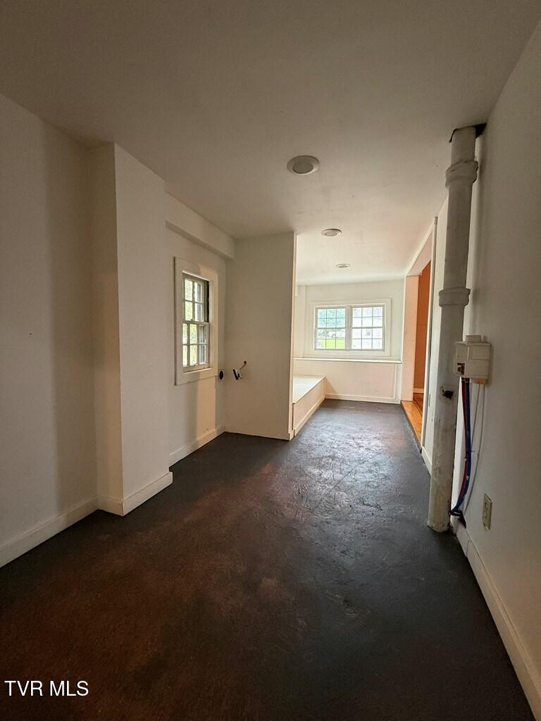 539 Madison Street Bristol, VA 24201 - Photo 9 of 22 103619_23