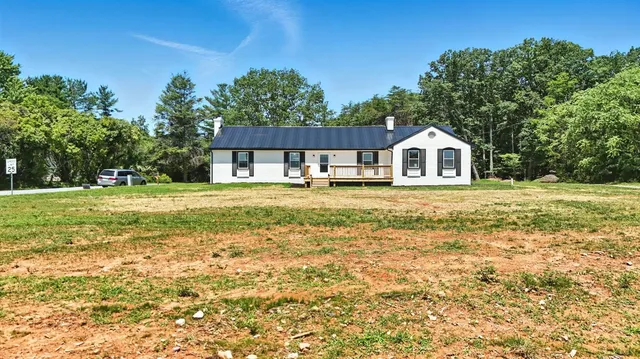 $399,900 | 39 Lynview Drive, Lynchburg, VA 24502