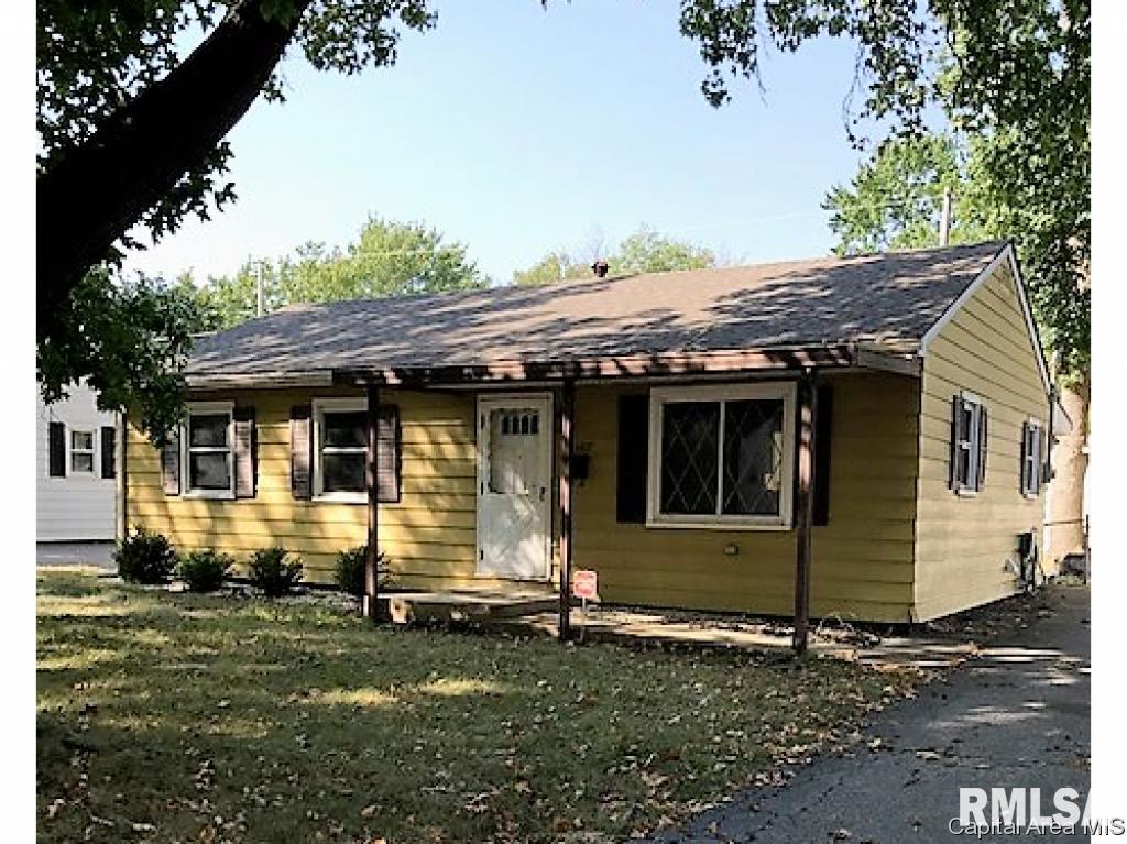 1107 Johnson Lane Springfield, IL 62702 - Photo 1 of 28