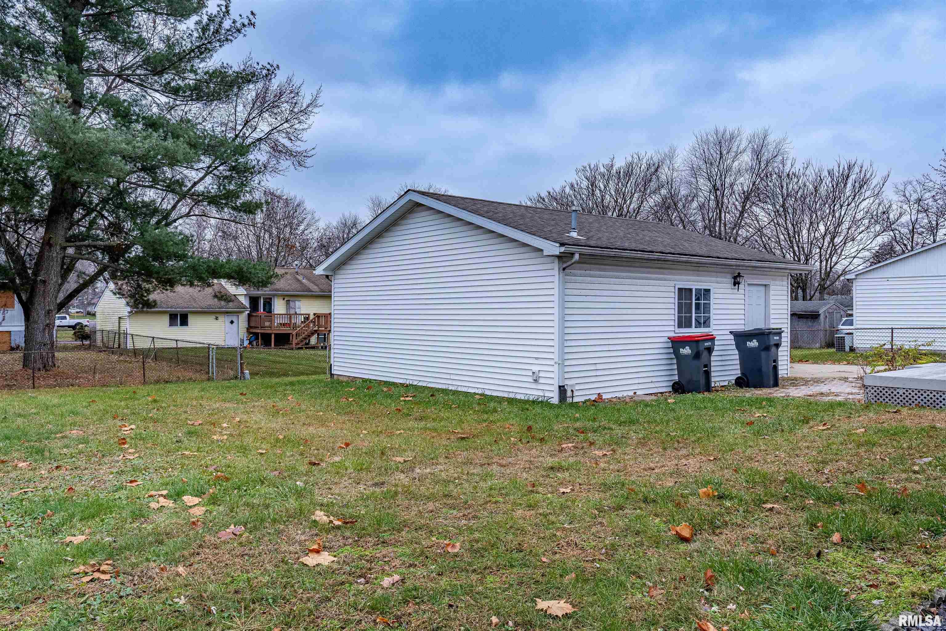 2008 Sheridan Road Pekin, IL 61554 - Photo 22 of 26
