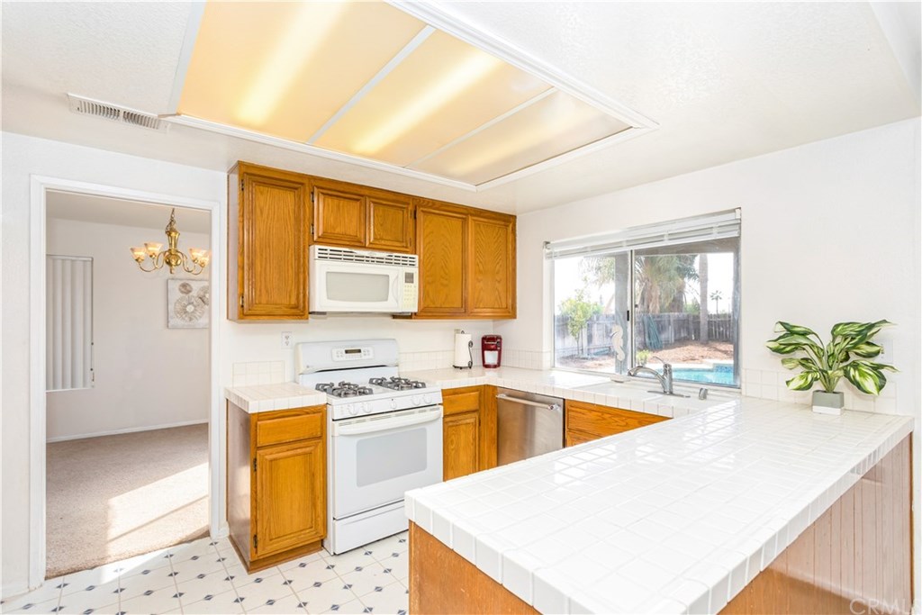 9085 Dancy Circle Riverside, CA 92508 - Photo 24 of 36