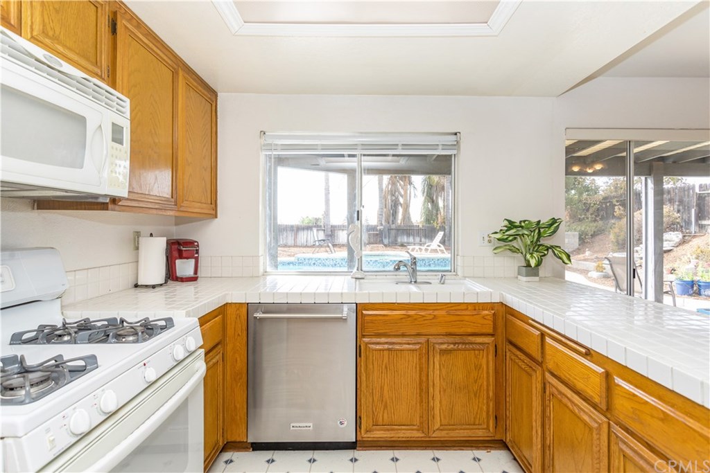9085 Dancy Circle Riverside, CA 92508 - Photo 26 of 36