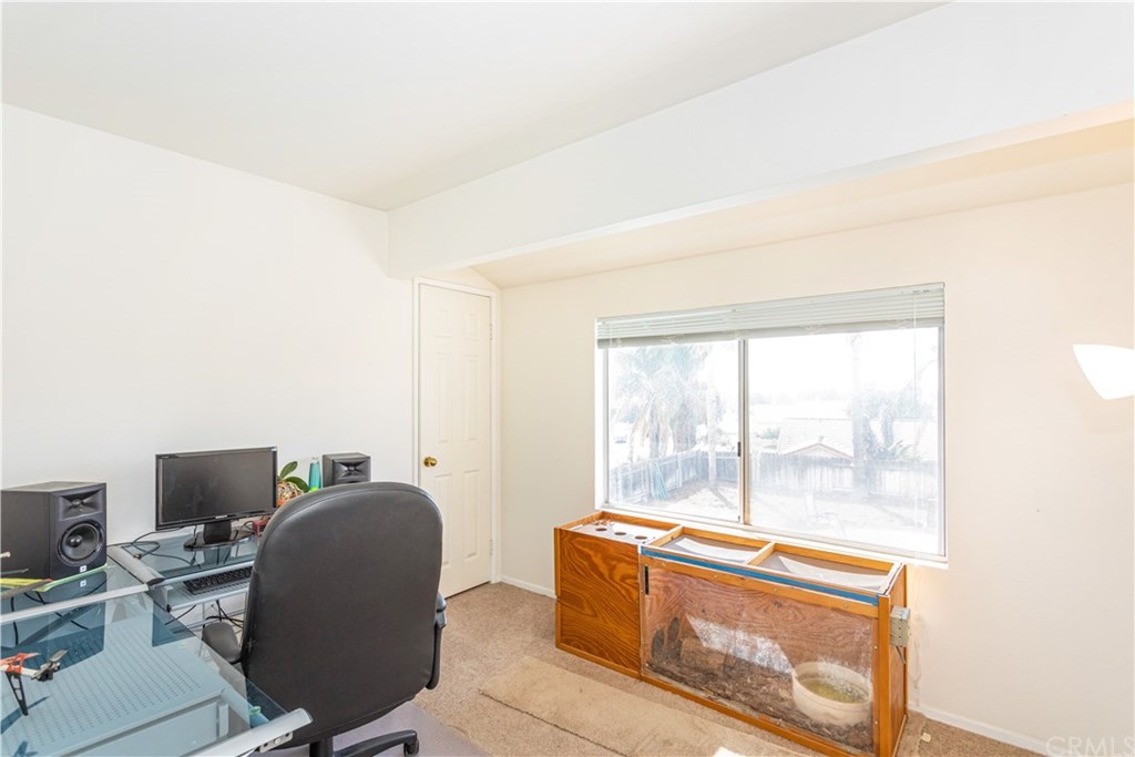 9085 Dancy Circle Riverside, CA 92508 - Photo 10 of 36