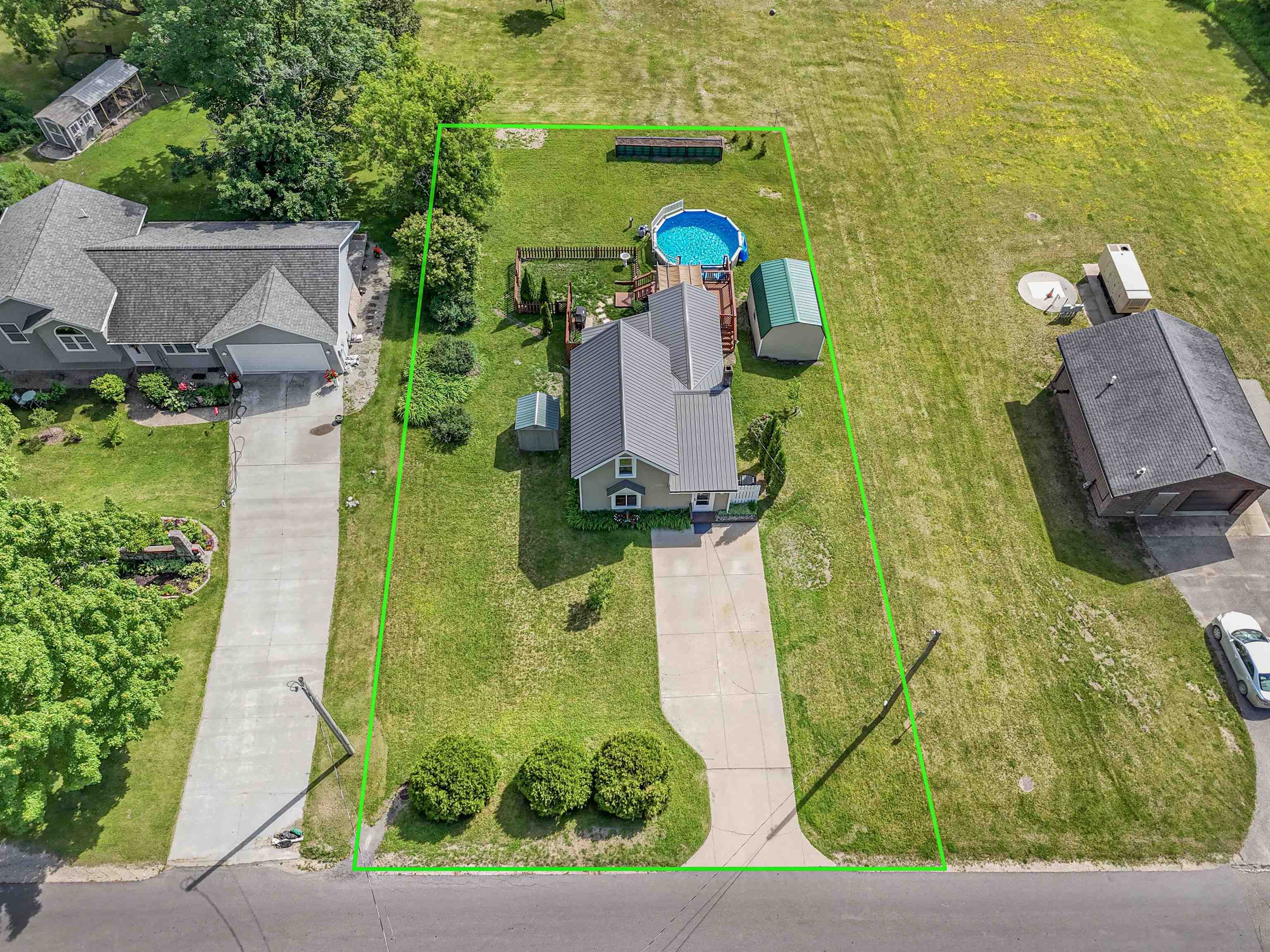 446 Whaley Street Cadillac, MI 49601 - Photo 2 of 57