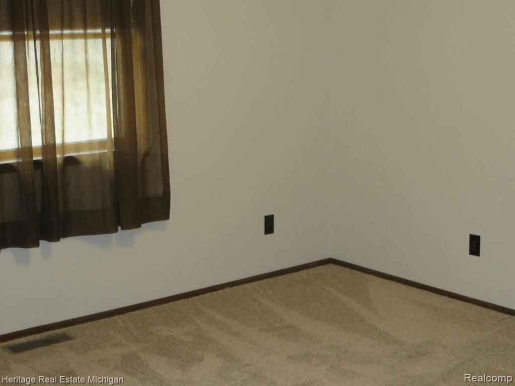 6533 Crofoot Road Fowlerville, MI 48836 - Photo 18 of 46 IMG_0829.jpg