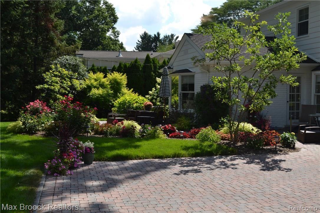 2640 Amberly Road Bloomfield Hills, MI 48301 - Photo 7 of 29 DSC_0408.JPG