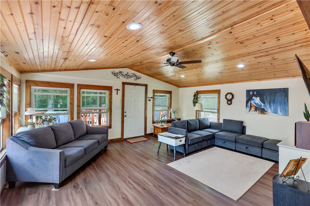 110 Lakeshore Lane Seneca, SC 29678 - Photo 6 of 50