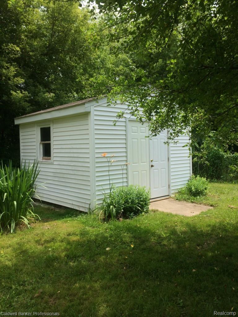 2031 South Vassar Road Davison, MI 48423 - Photo 20 of 22 IMG_4824.jpg