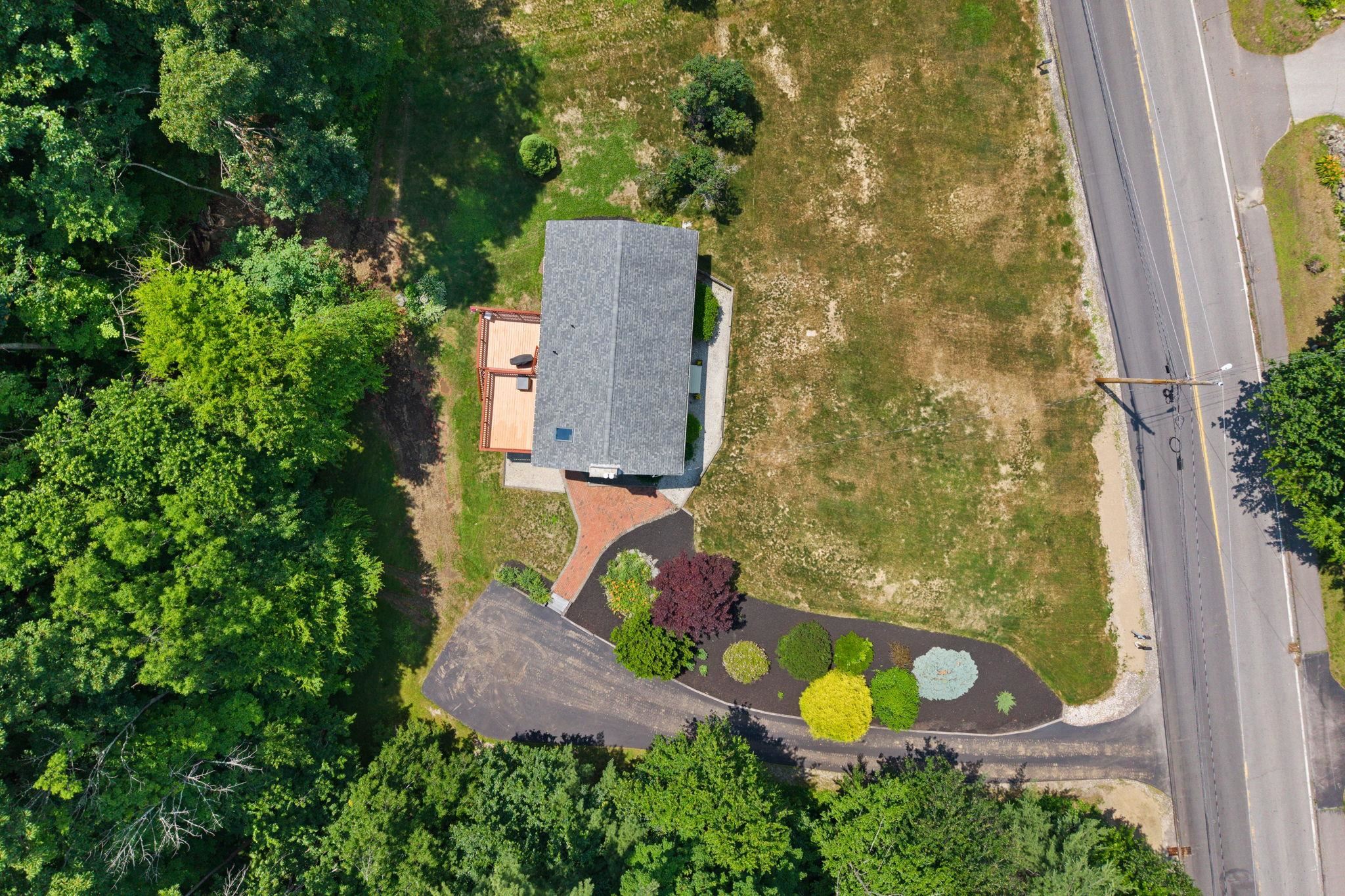 77 Tsienneto Road Derry, NH 03038 - Photo 12 of 57