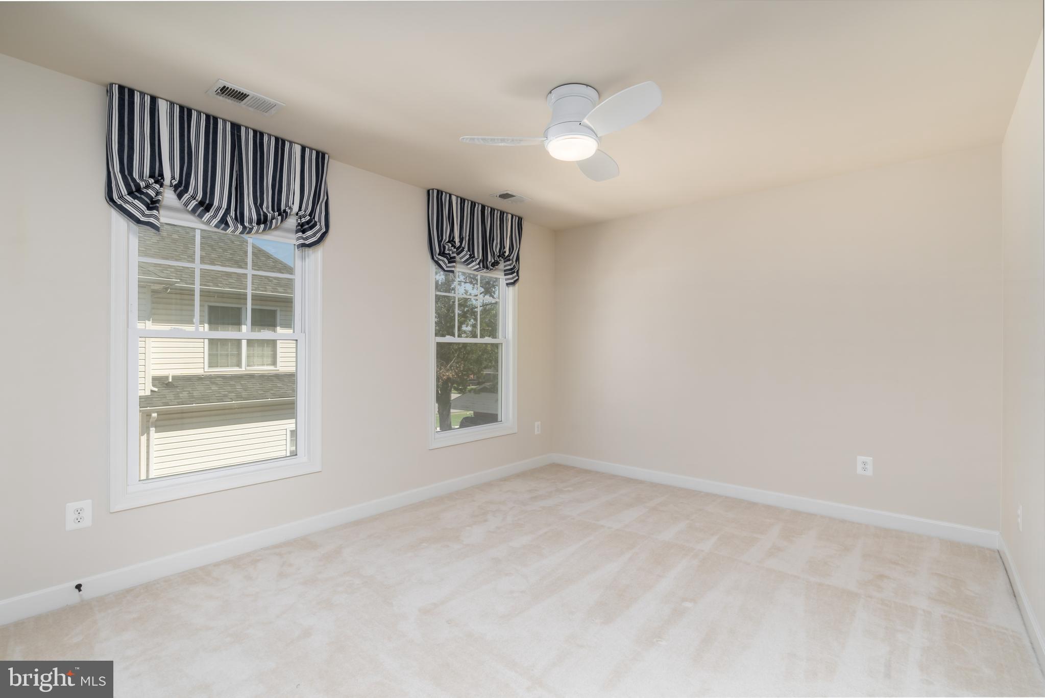 6303 Hanover Avenue Springfield, VA 22150 - Photo 26 of 29 Bedroom 3 with walk-in closet.
