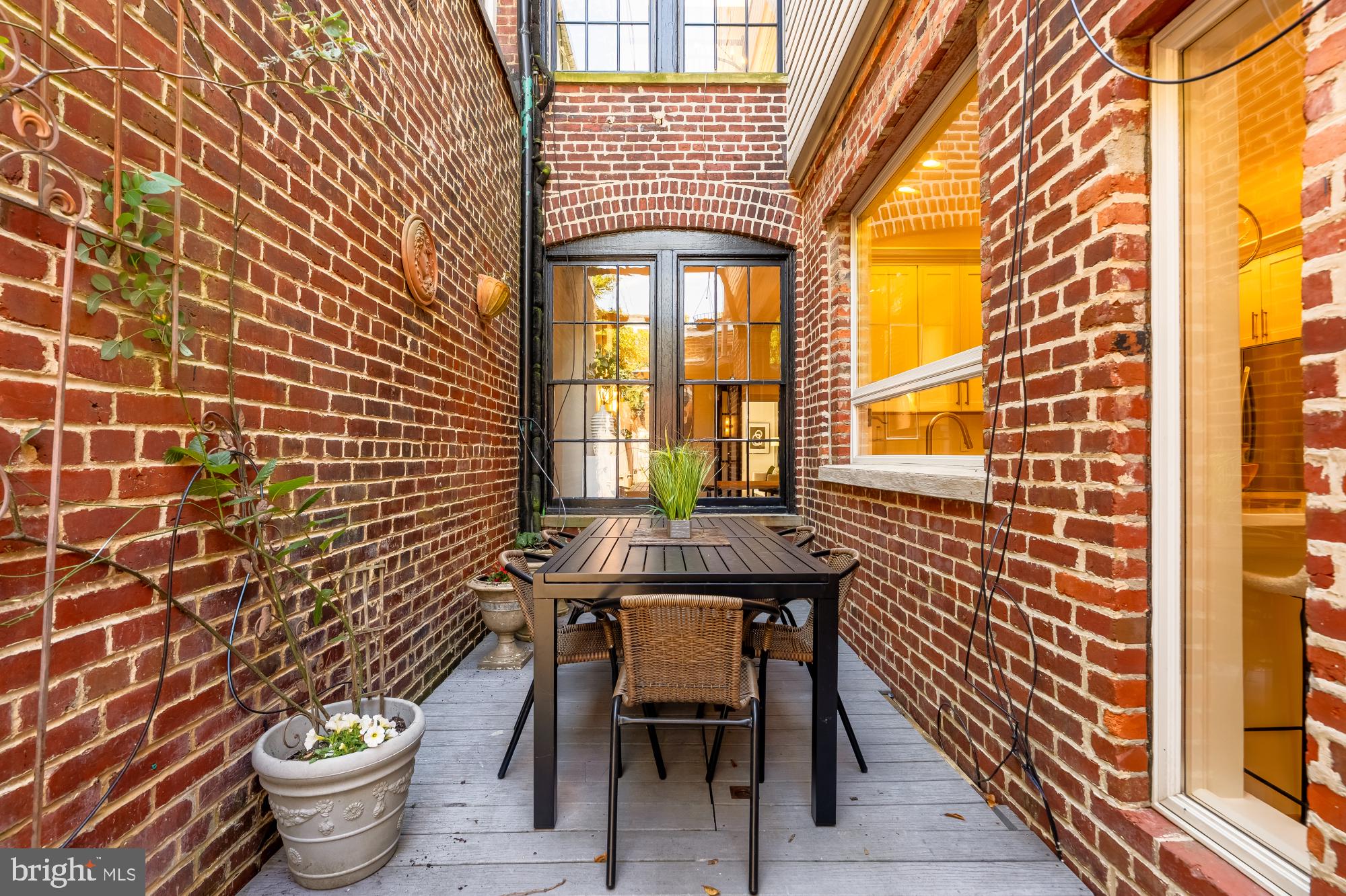 1819 Kenyon Street Northwest Washington, DC 20010 - Photo 30 of 74 Outdoor dining area