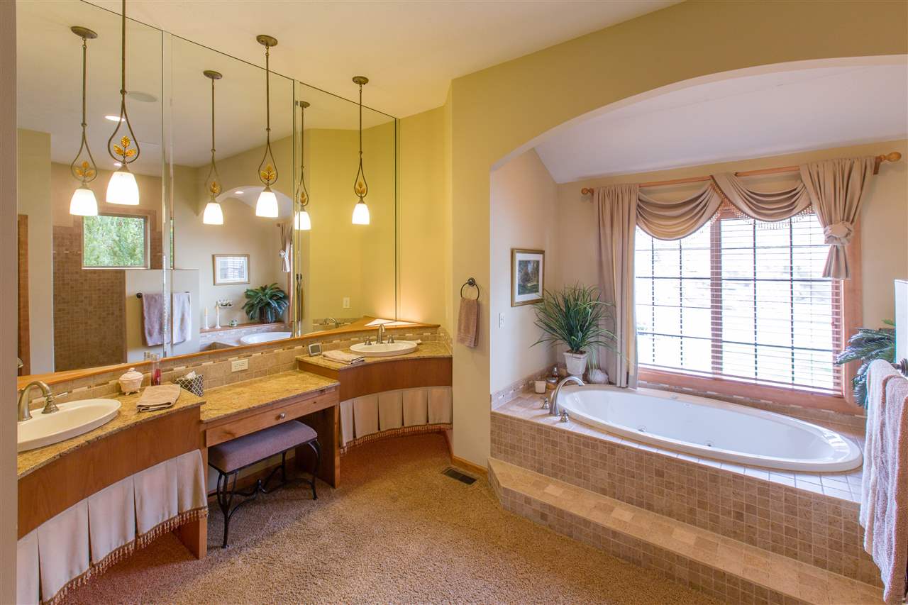 13711 North Rustic Lane Spokane, WA 99208 - Photo 12 of 20