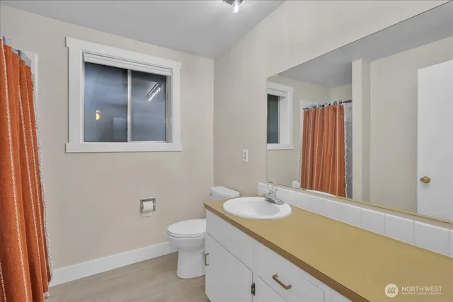 $565,000 | 217 South Iowa Avenue, East Wenatchee, WA 98802