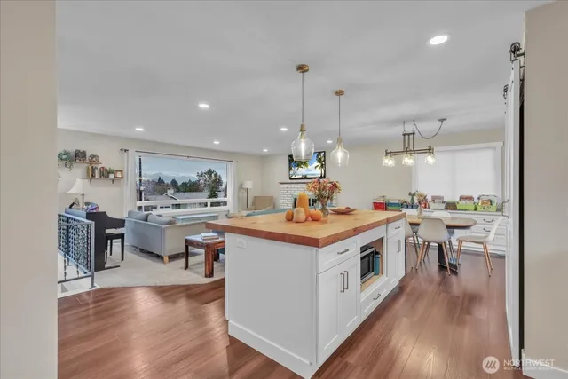 $565,000 | 217 South Iowa Avenue, East Wenatchee, WA 98802