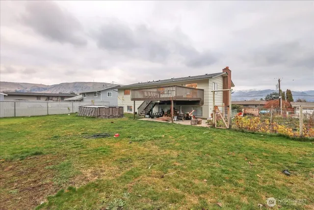 $565,000 | 217 South Iowa Avenue, East Wenatchee, WA 98802