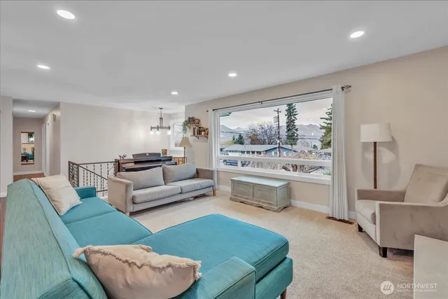 $565,000 | 217 South Iowa Avenue, East Wenatchee, WA 98802