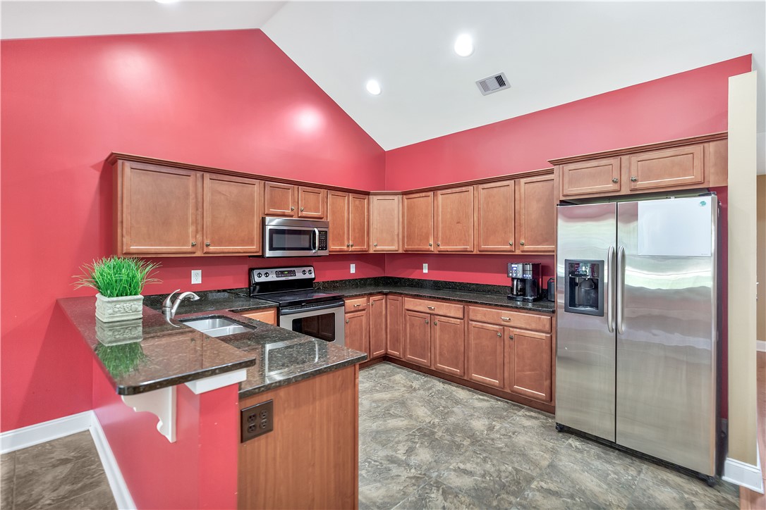 215 Maple Grove Road Seneca, SC 29678 - Photo 23 of 27 Maple cabinets