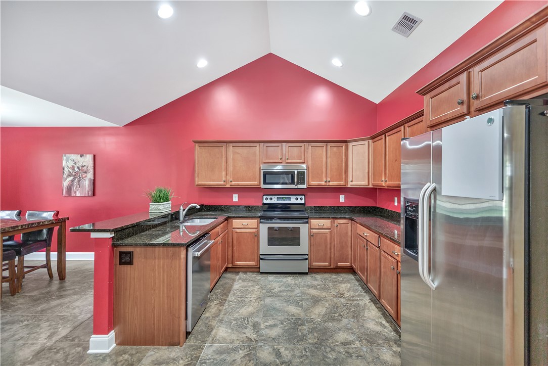 215 Maple Grove Road Seneca, SC 29678 - Photo 24 of 27 Stainless steel appliances