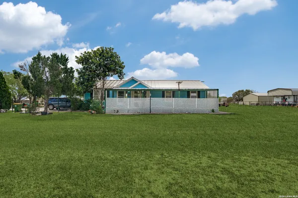 $324,900 | 12758 Farm To Market 1346, St. Hedwig, TX 78152