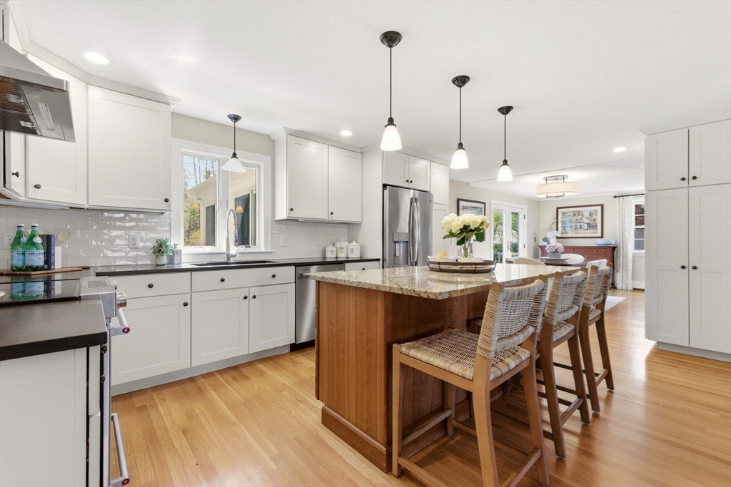 14 Christopher Lane Scituate, MA 02066 - Photo 4 of 38