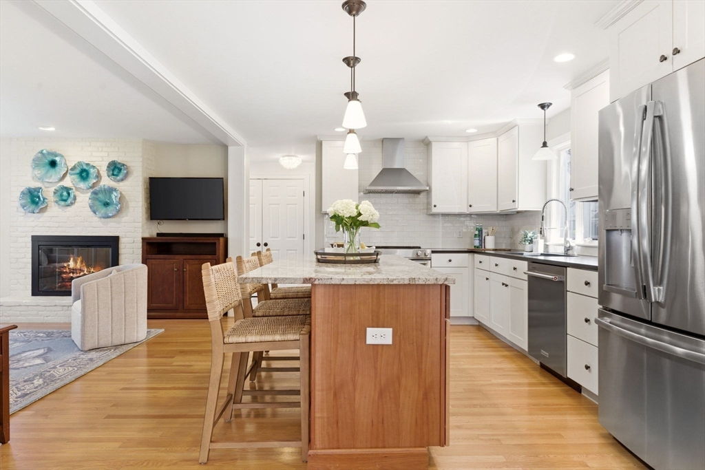 14 Christopher Lane Scituate, MA 02066 - Photo 7 of 38