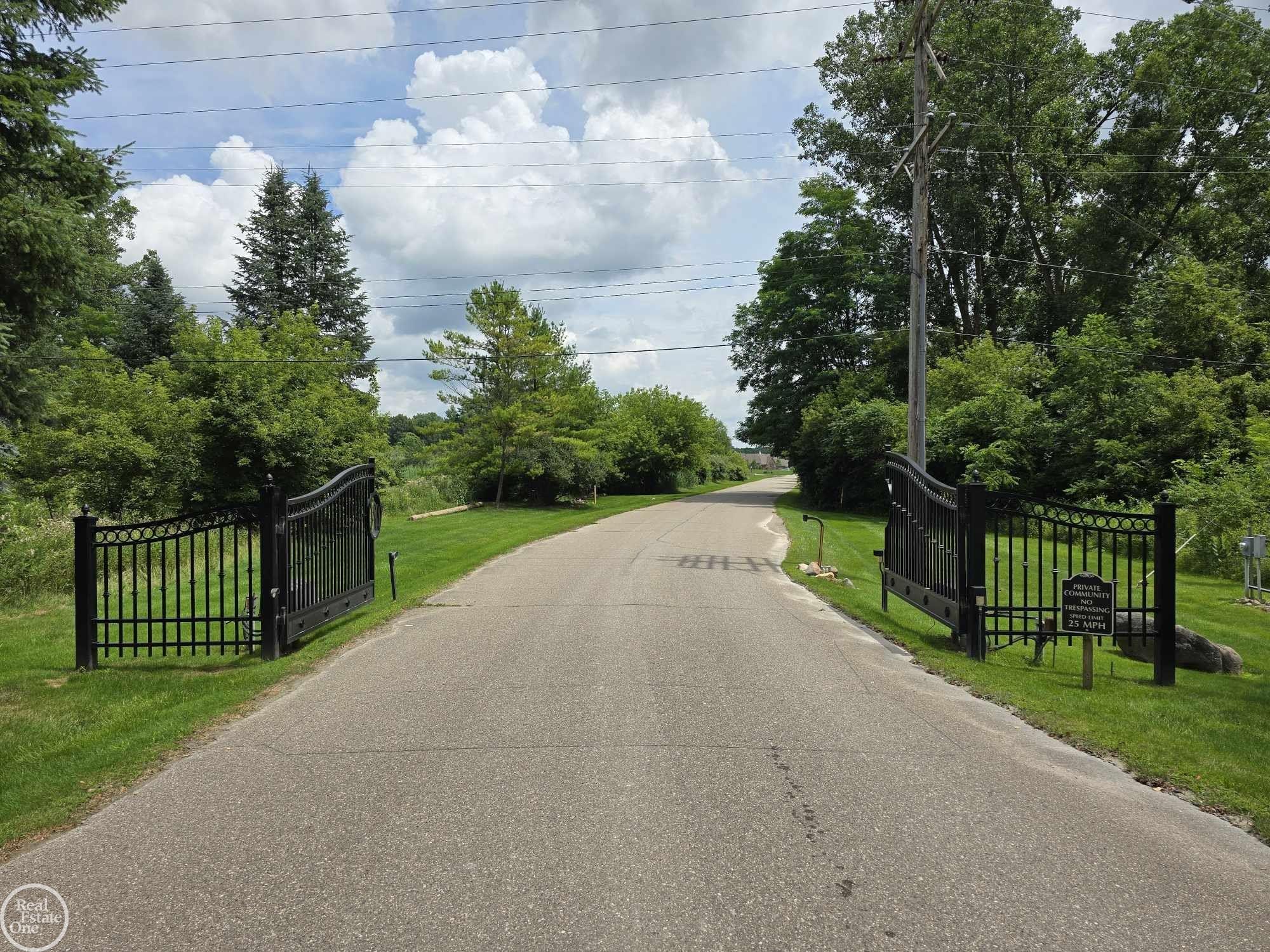 11588 Erin's Way Romeo, MI 48065 - Photo 9 of 9 50117099-0f1a3308-a877-4a6f-b3a8-76b3f29c2e58.JPG