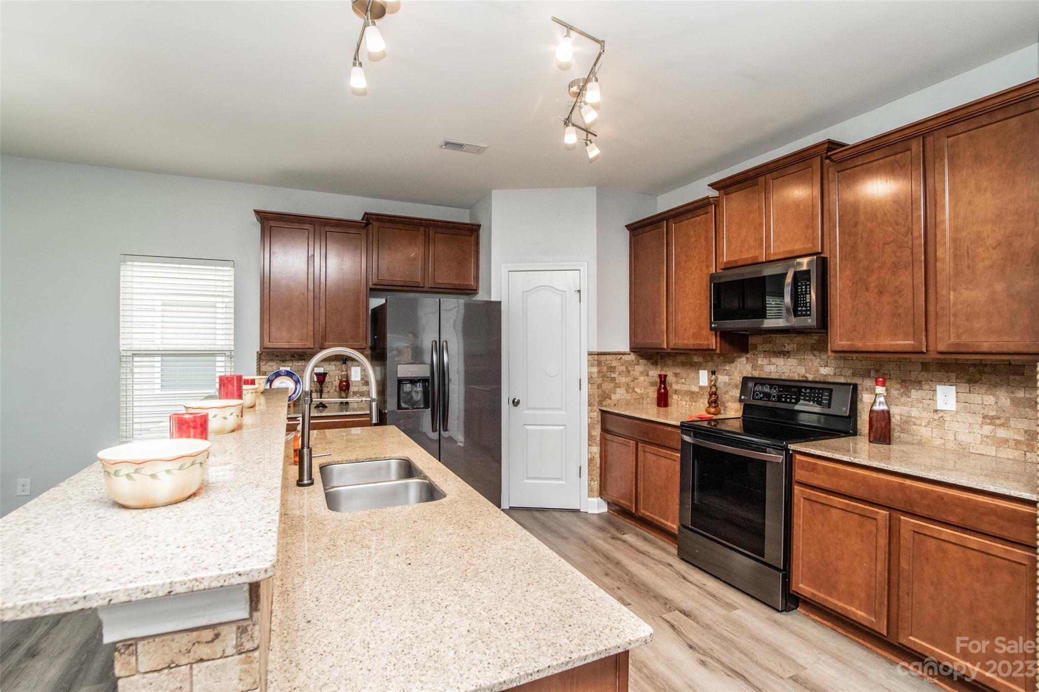 10920 Greenhead View Road Charlotte, NC 28262 - Photo 3 of 34 Gallery Image 3