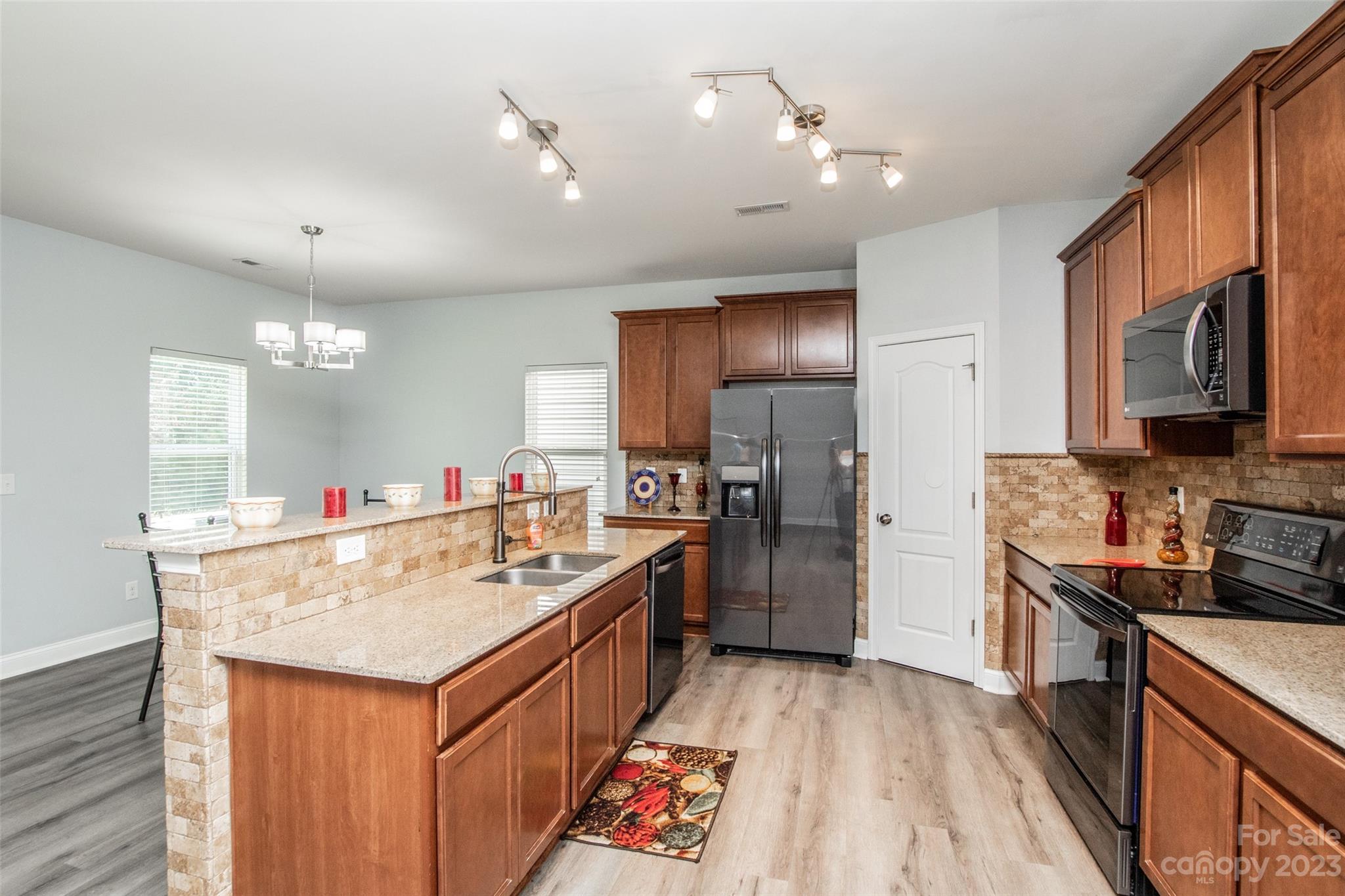 10920 Greenhead View Road Charlotte, NC 28262 - Photo 5 of 34 Gallery Image 5